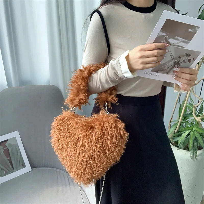 Herzförmige Plüsch Crossbody Tasche – Süße Love Kunstfell Damen Schultertasche & Flauschige Unterarm Handtasche Kaufschwan®