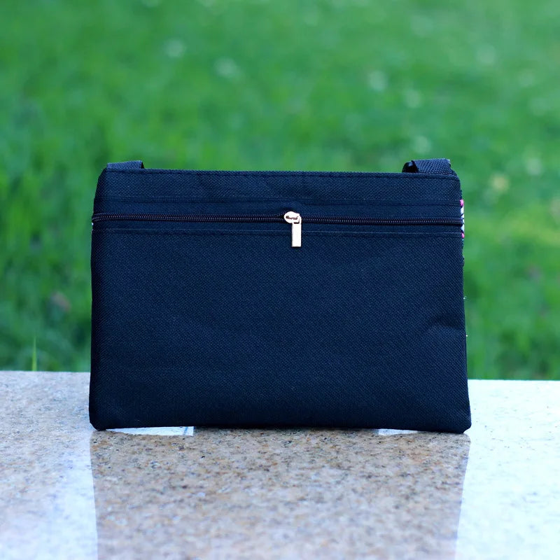 Bestickte Umhängetasche – Damen Schultertasche mit Drei-Lagen-Reißverschluss | Handy- & Münztasche Kaufschwan®
