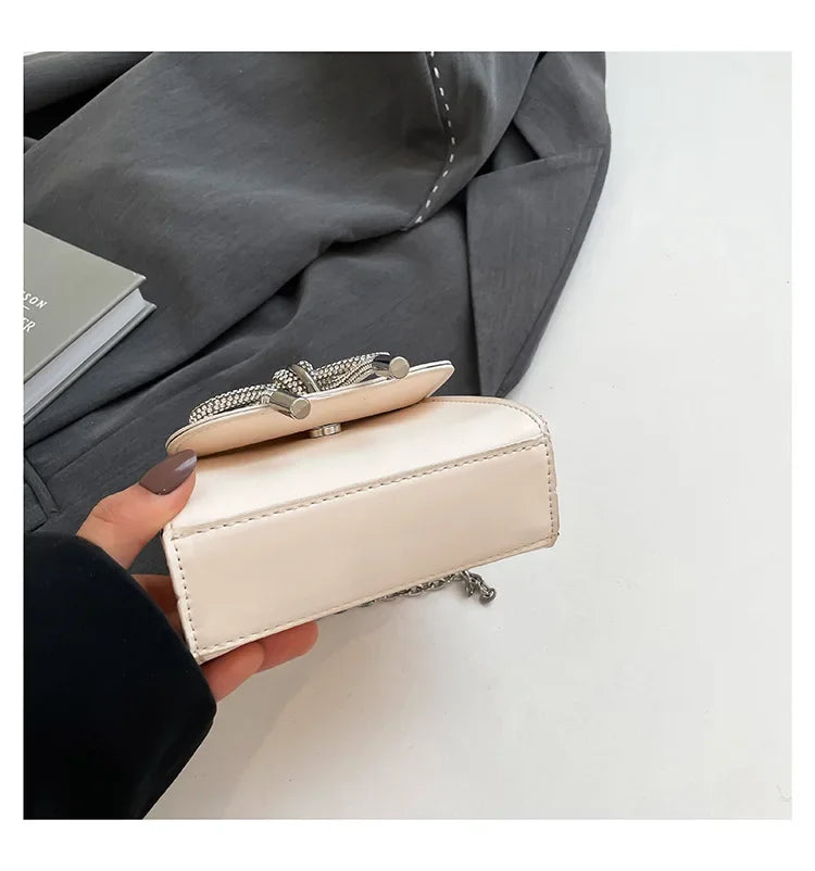 Bunte Schultertasche mit Schmetterlingsknoten – PU Leder Crossbody Ketten-Satchel & Handtasche für Damen Kaufschwan®