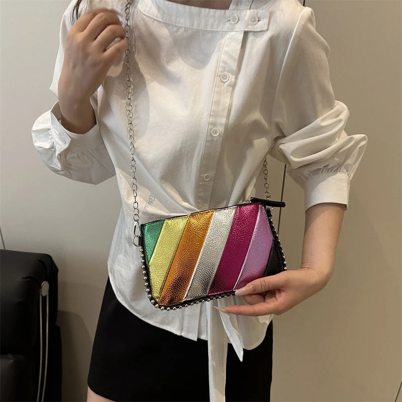 Regenbogen Gestreifte Damen Tasche – Leichte Ketten Crossbody, Schulter & Clutch Handtasche | Modische Handy Tasche Kaufschwan®
