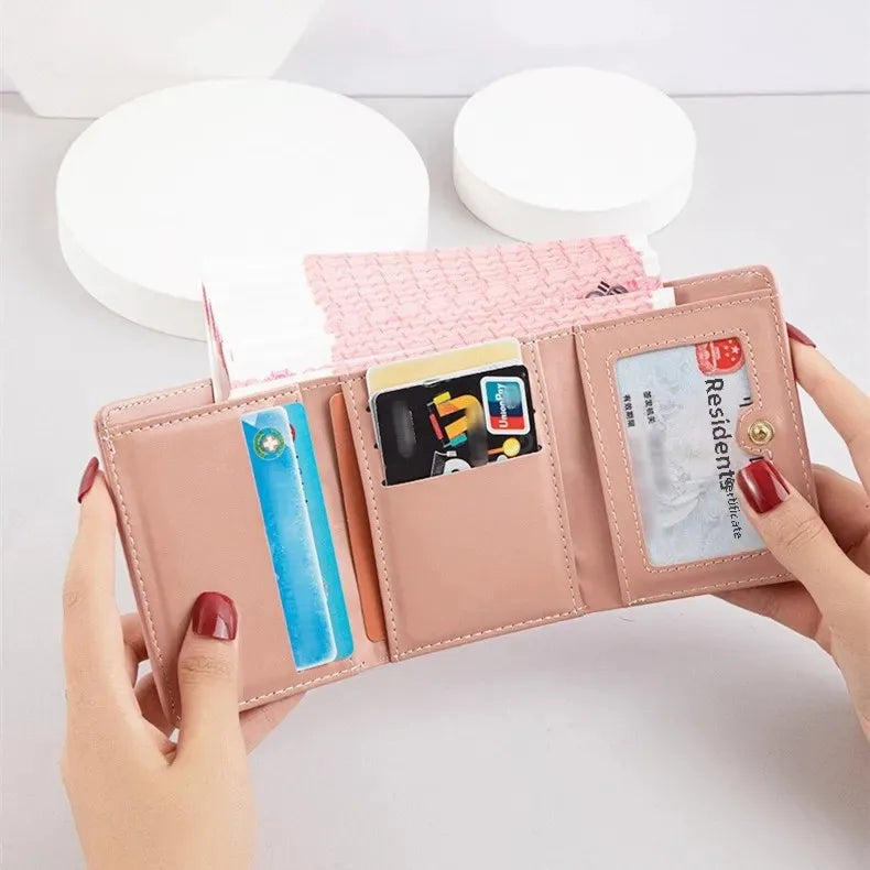 Damen Faltbare Kurzgeldbörse – Einfaches Tri-Fold Design | PU Leder Mini Geldtasche mit Kartenfächern & Münzfach für Studentinnen Kaufschwan®