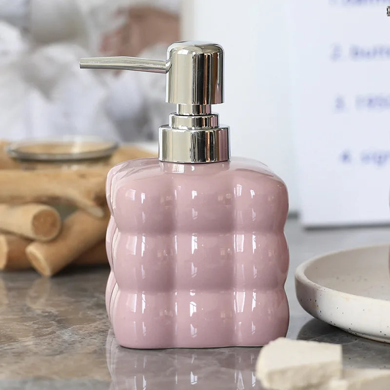 Kreative Keramik-Lotionflasche mit Druckpumpe – Badezimmerspender für Shampoo, Duschgel & Handdesinfektionsmittel Kaufschwan® Rosa 300ml