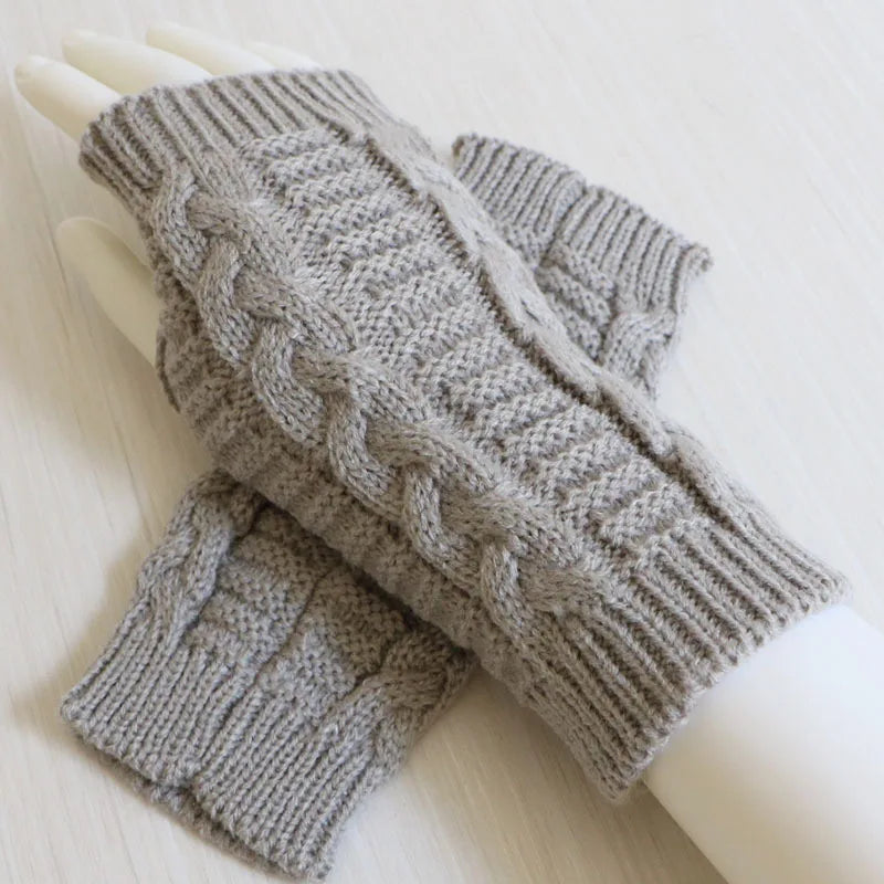 Damen Stylische Handwärmer – Fingerlose Strickhandschuhe | Winter Armwärmer mit Zopfmuster aus Kunstwolle Kaufschwan® Hellgrau