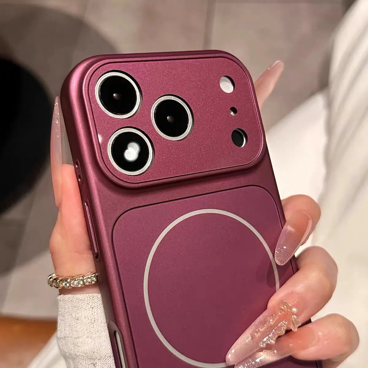 Elegante Matte Weinrote MagSafe-Hülle für iPhone 18 Pro & iPhone 18 Pro Max – Magnetische Stoßfeste Schutzhülle mit Kameraschutz Kaufschwan®