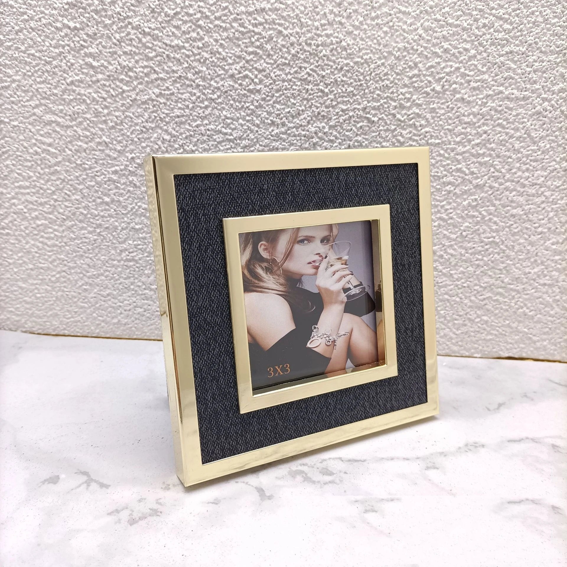 Europäischer Schlichter Metall Bilderrahmen mit Leder – Desktop Dekoration Kaufschwan®