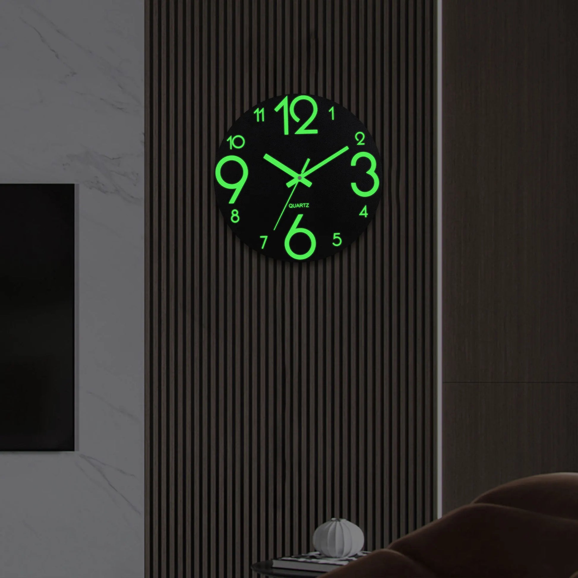 Leuchtende Wanduhr im Dunkeln – Leise Quarz Uhr mit Holzoptik Kaufschwan®