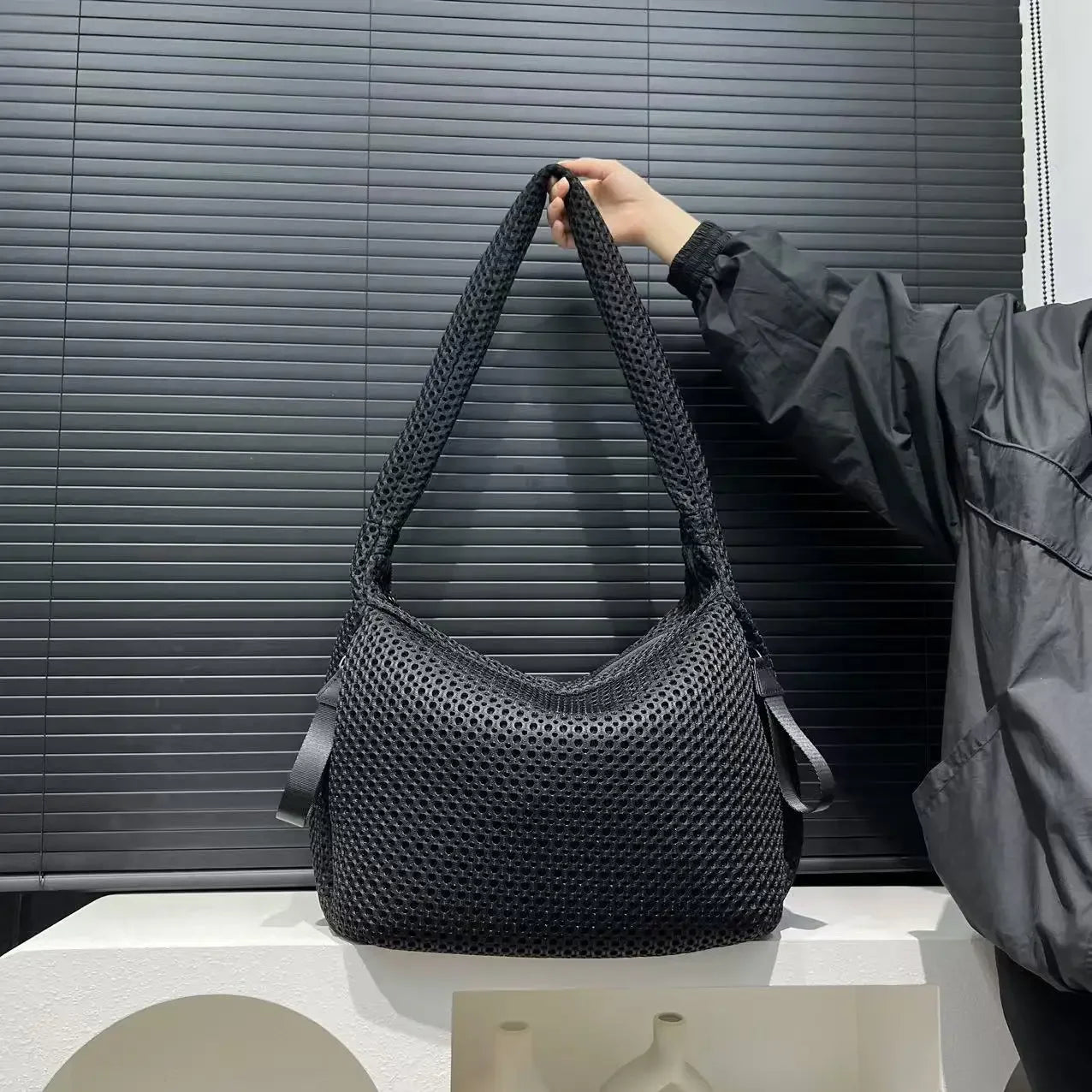 Damen Modische Mesh Nylon Umhängetasche – Leichte Schultertasche mit Großer Kapazität & Trendigem Nahtdesign Kaufschwan®