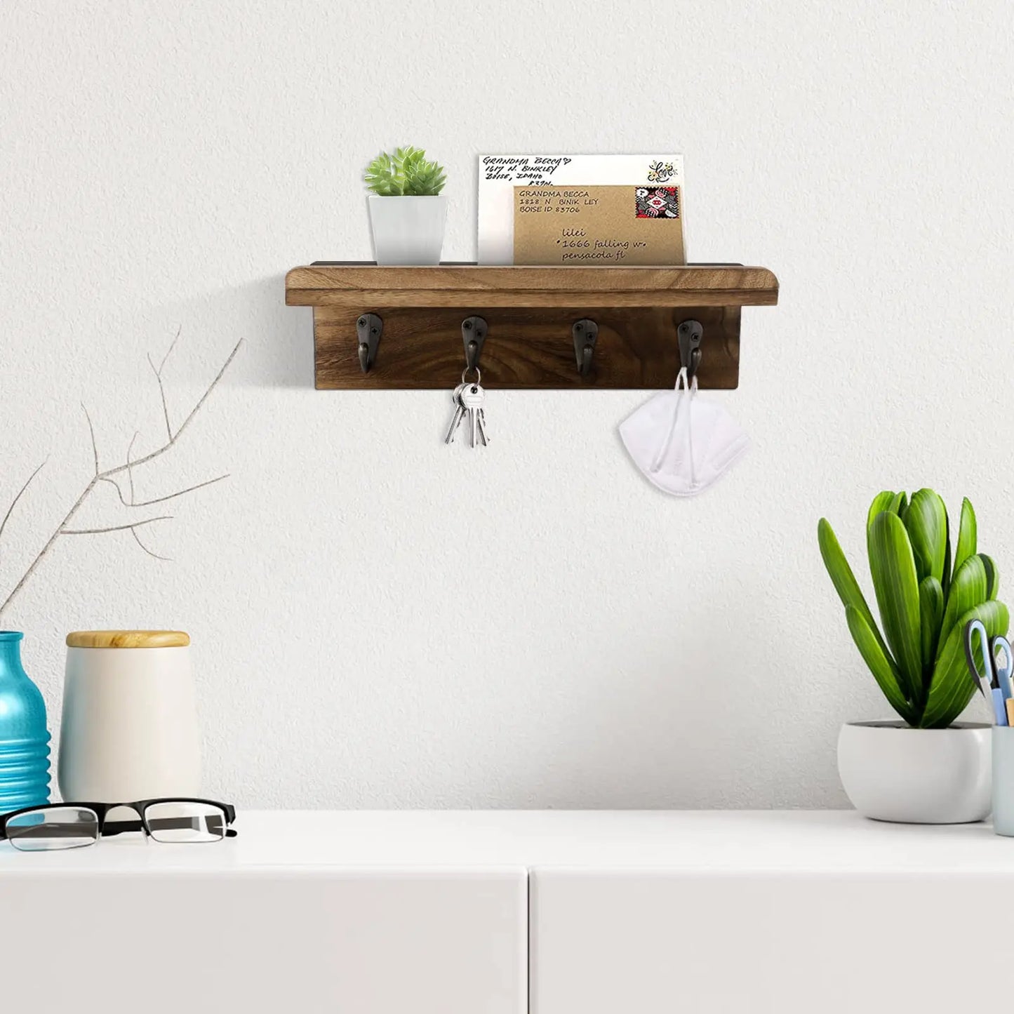 Rustikaler Holz Schlüsselhalter für die Wand – Landhausstil Wandregal | Wandmontierter Organizer mit 4 Metallhaken für Schlüssel & Deko