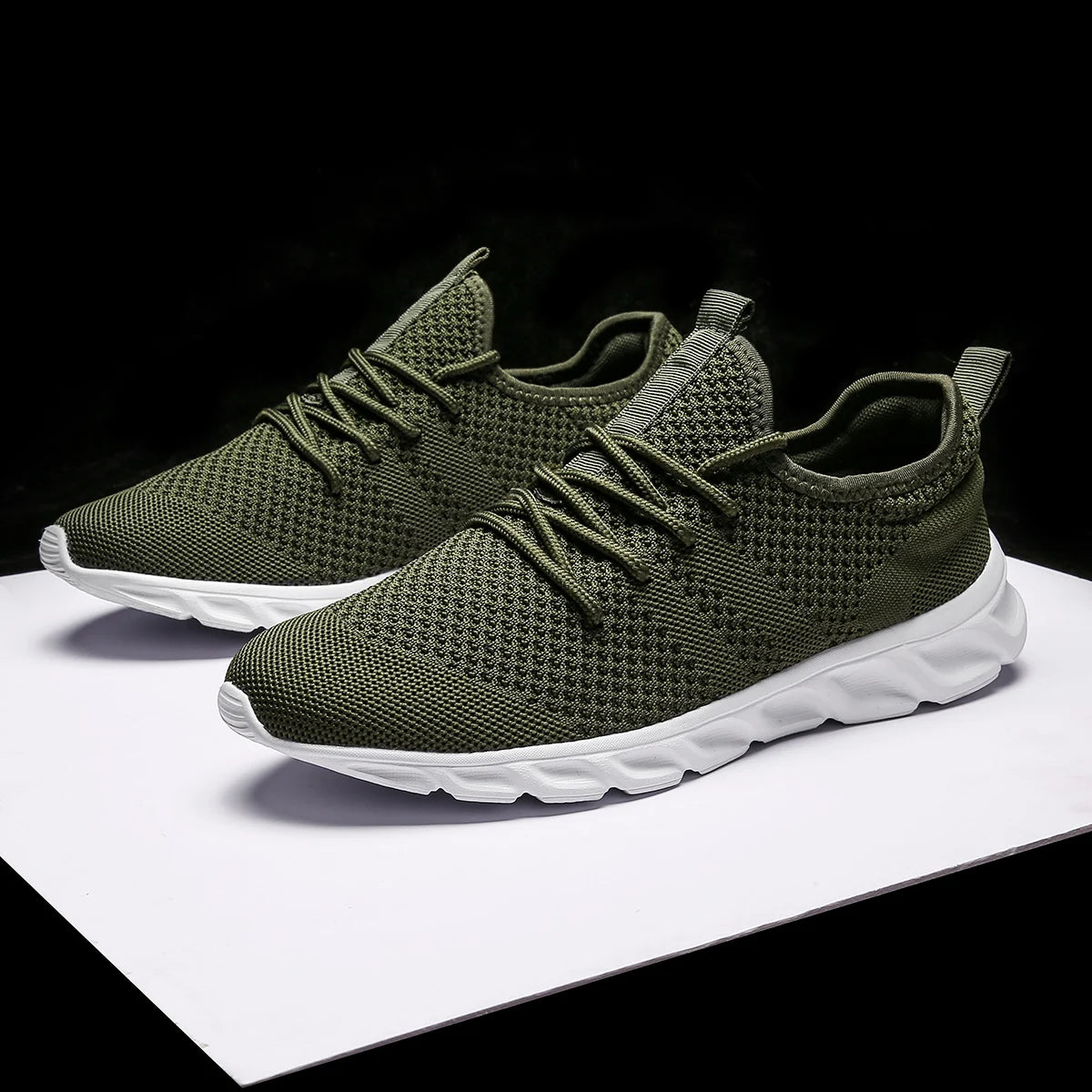 Leichte Herren Sneaker – Leichte & Atmungsaktive Sommer Sportschuhe | Bequeme Herren Schuhe