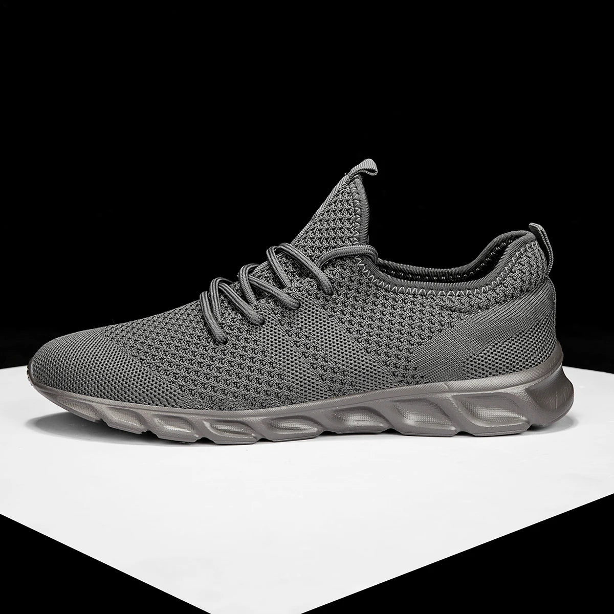 Leichte Herren Sneaker – Leichte & Atmungsaktive Sommer Sportschuhe | Bequeme Herren Schuhe Kaufschwan®