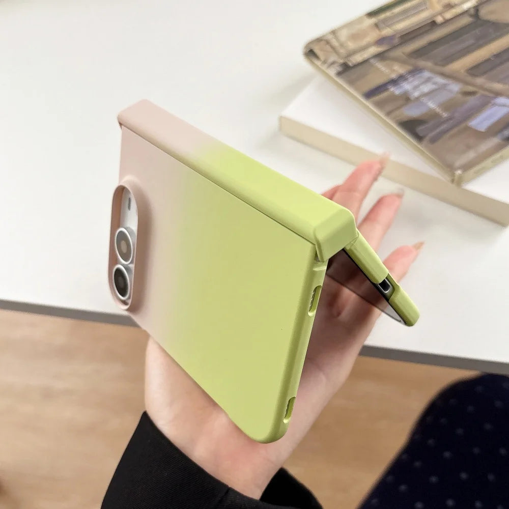 Luxuriöse Schlanke Schutzhülle mit Farbverlauf für iPhone Duo – Matte Hart-PC-Hülle mit Stoß- und Scharnierschutz Kaufschwan®