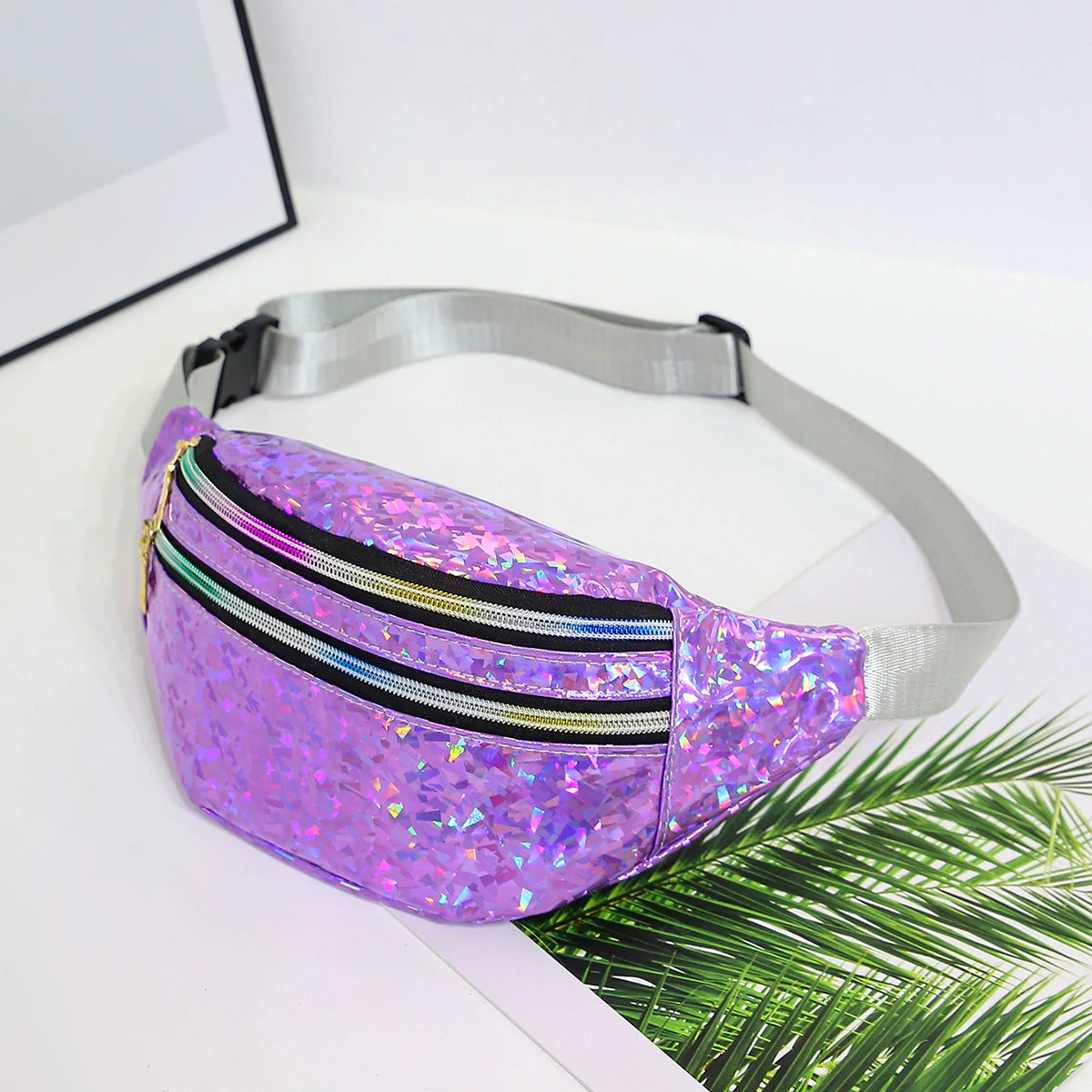 Holografische Damen Gürteltasche – Silber & Schwarzes Geometrisches Muster | Laser Hüfttasche Crossbody Brusttasche für Handy & Reisen Kaufschwan® Lila