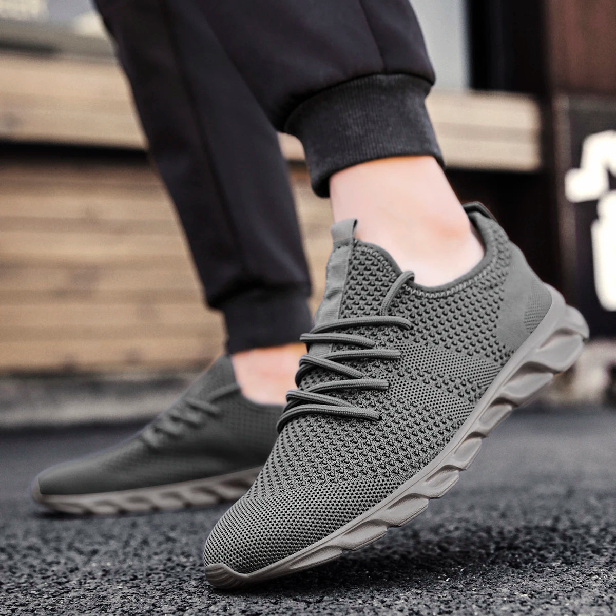 Leichte Herren Sneaker – Leichte & Atmungsaktive Sommer Sportschuhe | Bequeme Herren Schuhe Kaufschwan®