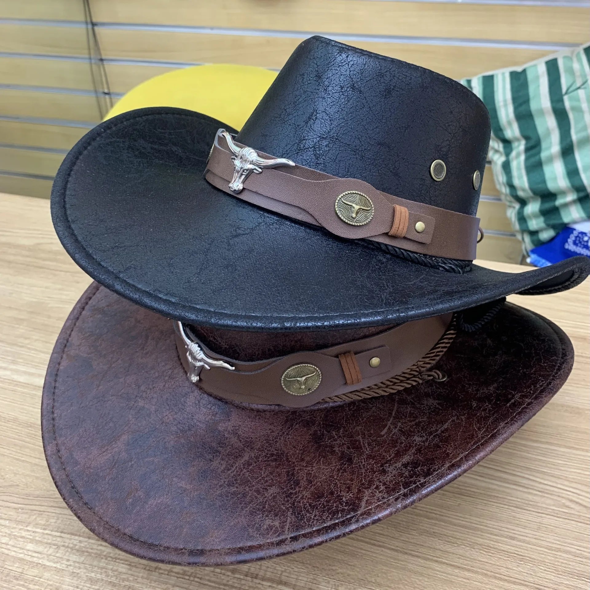 Kunstleder Western Cowboy Hut für Damen & Herren – Vintage Gentleman Dress Hat, Panama Cowgirl Jazz Cap, Klassischer Sombrero Kaufschwan®