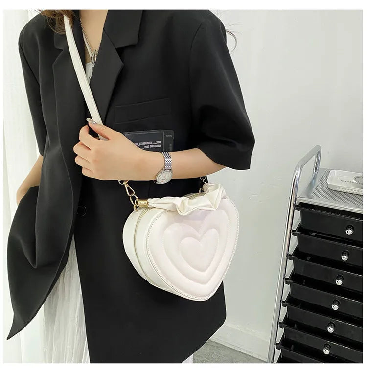 Herzform Schultertasche – Kleine PU Leder Crossbody & Handtasche mit Henkel für Damen | Designer Love Bag Kaufschwan®