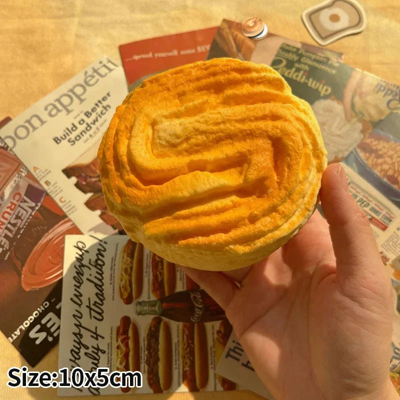 Buttertoast-Squishy – Weiches Langsam Rückfederndes Brot-Knautschspielzeug, Fidget- & Sensorikspielzeug für Entspannung, Deko & Geschenk Kaufschwan® Gebäck (Rund)