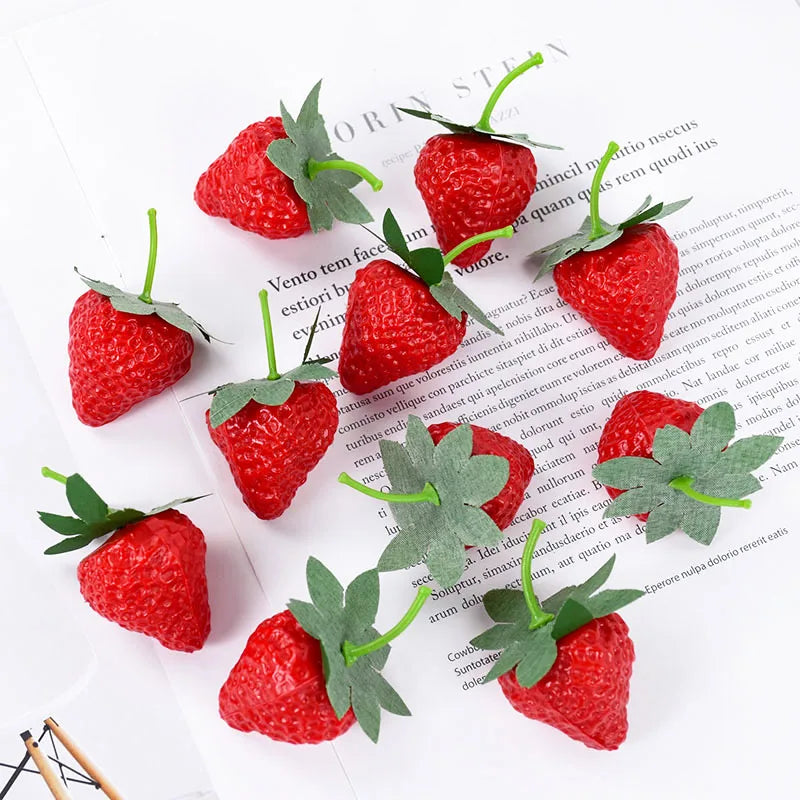 20 Stück Künstliche Erdbeeren – Plastik Simulationsfrüchte für Küche, Tisch, Weihnachten & Party Dekoration Kaufschwan®