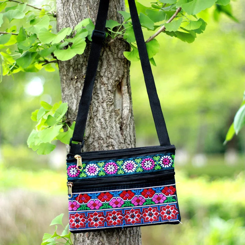 Bestickte Umhängetasche – Damen Schultertasche mit Drei-Lagen-Reißverschluss | Handy- & Münztasche Kaufschwan® Design 6