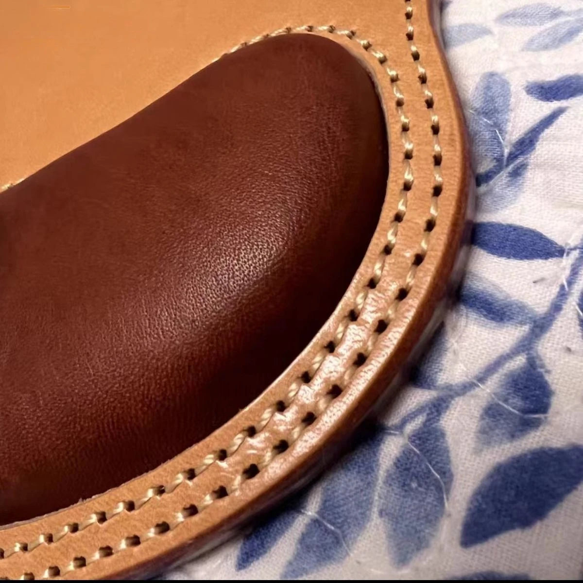 Verdicktes PU Leder Gaming Mauspad – Retro Anti-Rutsch Schreibtischunterlage mit Komfortabler Handgelenkstütze Kaufschwan®