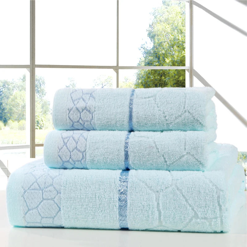 3-teiliges Baumwoll Handtuch Set – 2 Gesichtstücher (34×72cm) + 1 Großes Duschtuch (70×140cm) | Weich, Saugfähig & Stilvolles Rosa Geometrisches Design Kaufschwan®