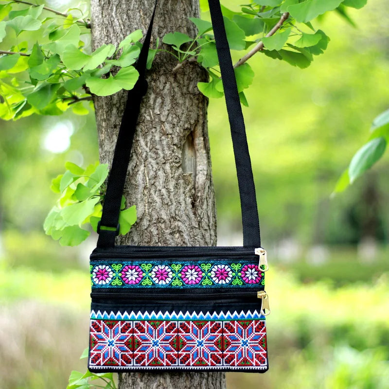 Bestickte Umhängetasche – Damen Schultertasche mit Drei-Lagen-Reißverschluss | Handy- & Münztasche Kaufschwan® Design 5