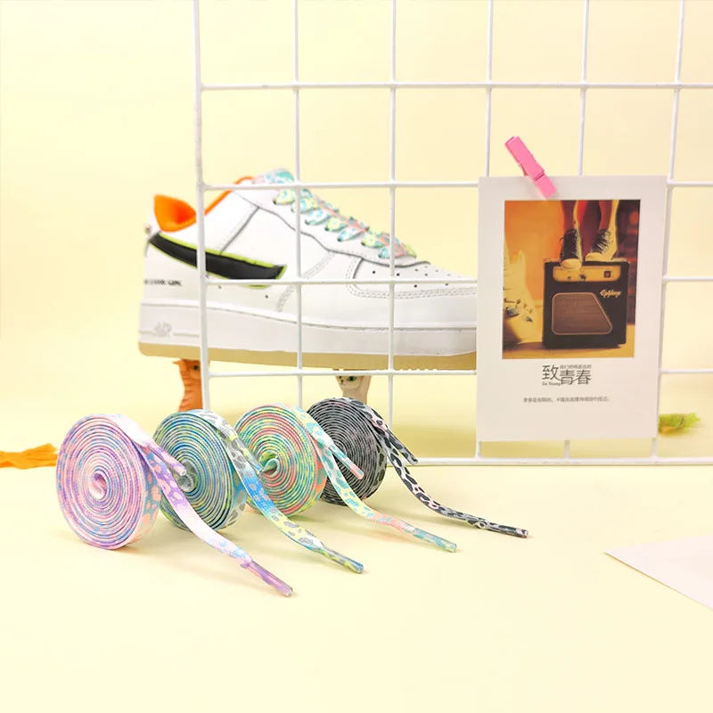 Flache Modische Schnürsenkel – Leopardenmuster & Tie-Dye Farbverlauf | Stilvolle Laces für AF1, AJ1 & Leinensneaker Damen & Herren Kaufschwan®