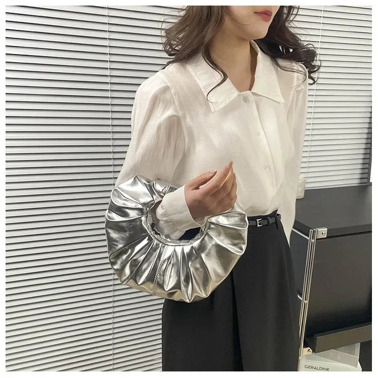 Metallic Falten Handtasche – Laser Silber Clutch & Schultertasche | Luxus Designer-inspirierte Damen Tote Kaufschwan®