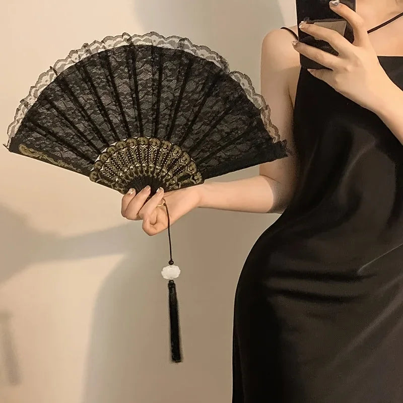 Klassischer Spitzenhandfächer | Faltbarer Handfächer mit Blumenmuster für Frauen | Hochzeiten, Nachtclubs & Cosplay Kaufschwan® Schwarz