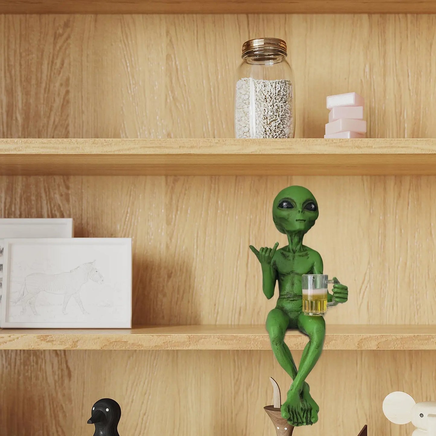 Grüne Alien Statue – Lustige Resin Alien Skulptur als Tischdekoration und Deko Kaufschwan®