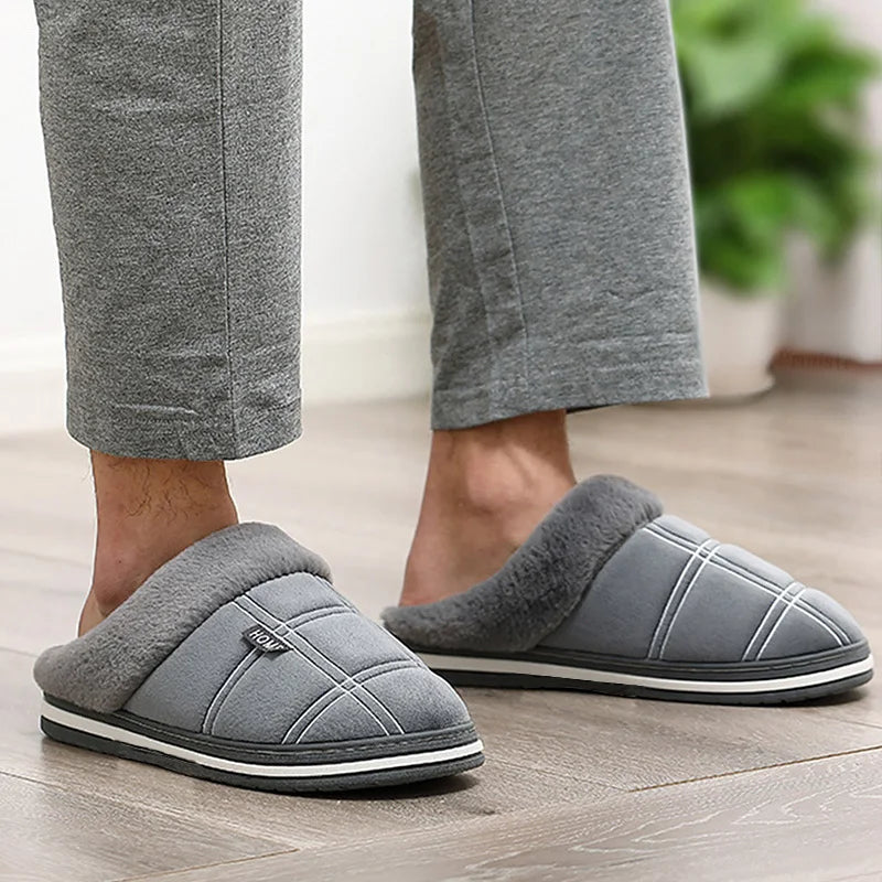 Herren Hausschuhe Kariert mit Memory-Schaum | Warme Plüsch Winter-Schuhe | Rutschfeste Hausschuhe Schwarz | Größe 50–51 Kaufschwan®