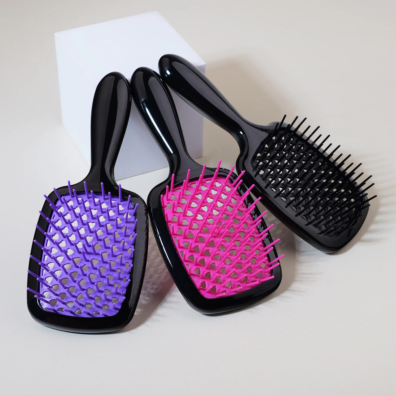 Herzförmige Multi-Color Haarbürste – 1/3 Stück | Antistatische Bürste für Nasses & Trockenes Haar, Perückenfreundlich