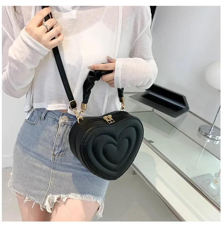 Herzform Schultertasche – Kleine PU Leder Crossbody & Handtasche mit Henkel für Damen | Designer Love Bag Kaufschwan®