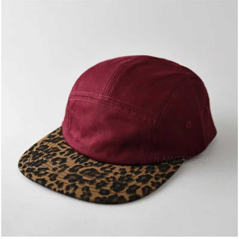 Neue Retro Leopard Print Farbige Baseballkappe | Herren & Damen Modischer Freizeit-Sonnenhut | Cool & Trendy Spice Girl Stil Kaufschwan® Rot 56-58cm