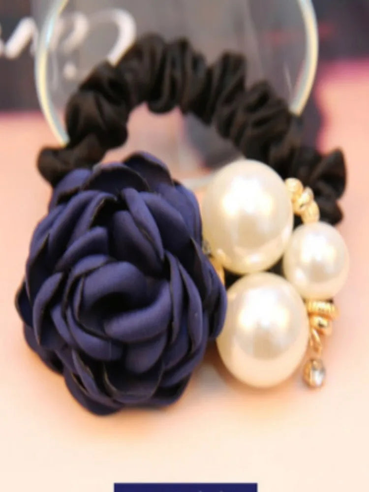 Perlen Rosen Blumen Haaraccessoires | Kamelien Haargummi Scrunchie | Eleganter Haarring für Damen Kaufschwan®