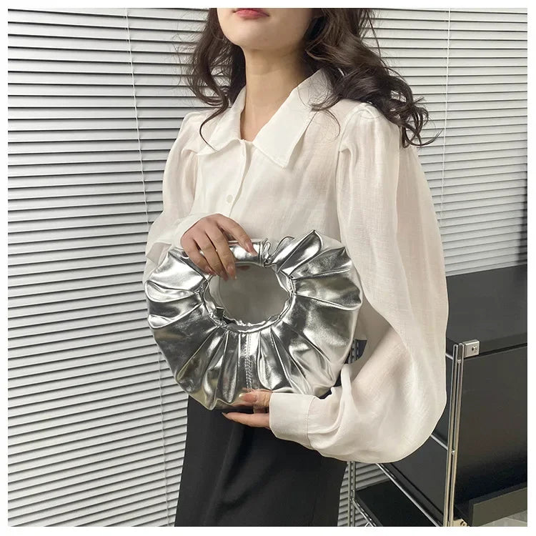 Metallic Falten Handtasche – Laser Silber Clutch & Schultertasche | Luxus Designer-inspirierte Damen Tote Kaufschwan®