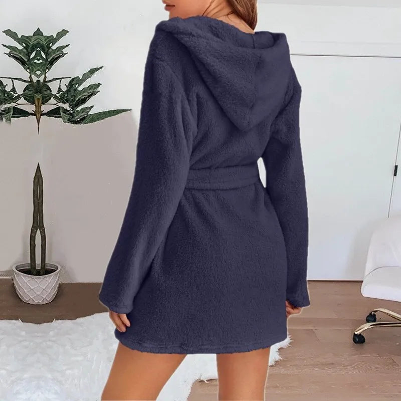 Kuscheliger Damen Bademantel mit Kapuze – Flauschiger Winter Morgenmantel mit Gürtel & Taschen Kaufschwan®