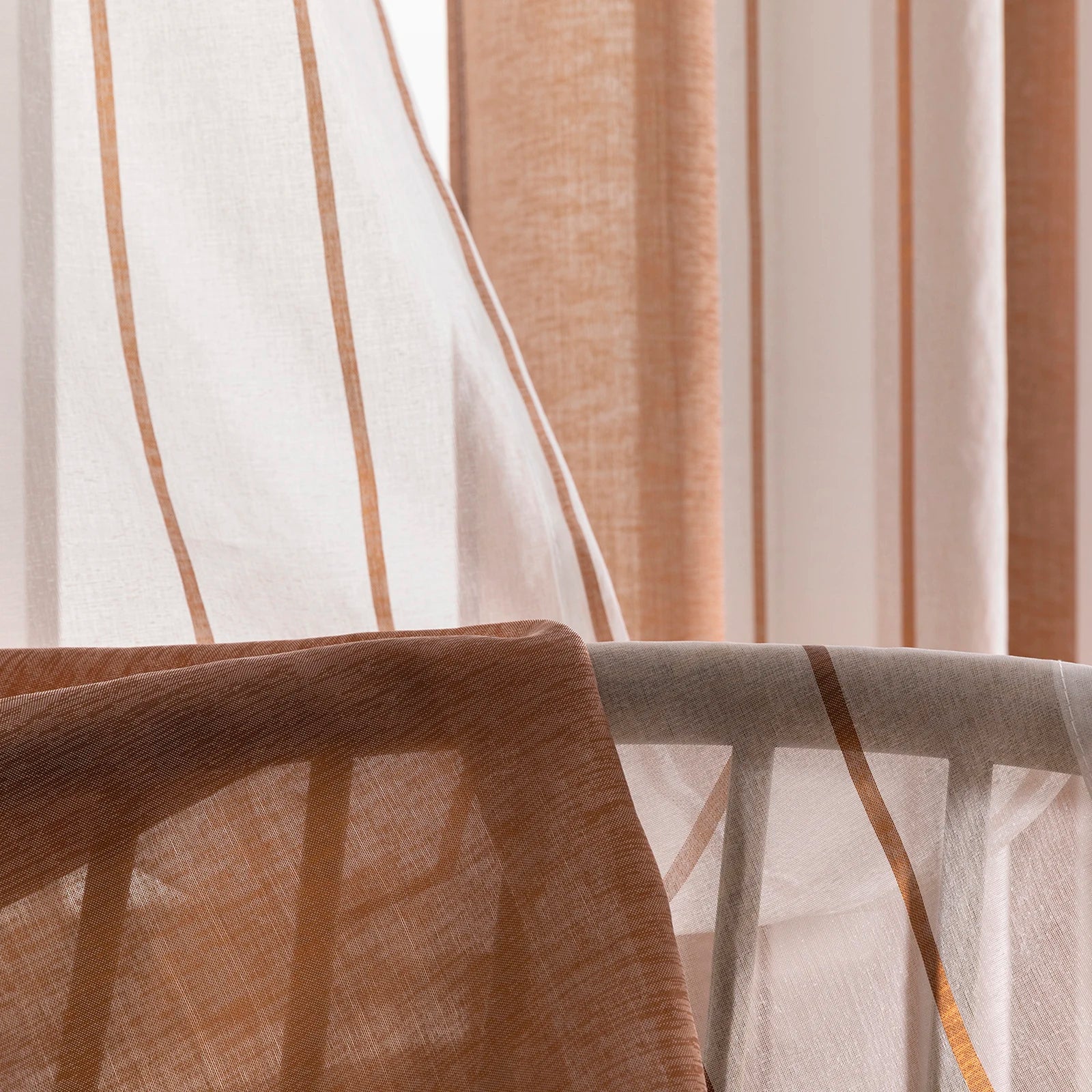 Moderner Gestreifter Halb Transparenter Voile Vorhang mit Ösen für Wohnzimmer Schlafzimmer Büro 2 Stück/Set Kaufschwan®