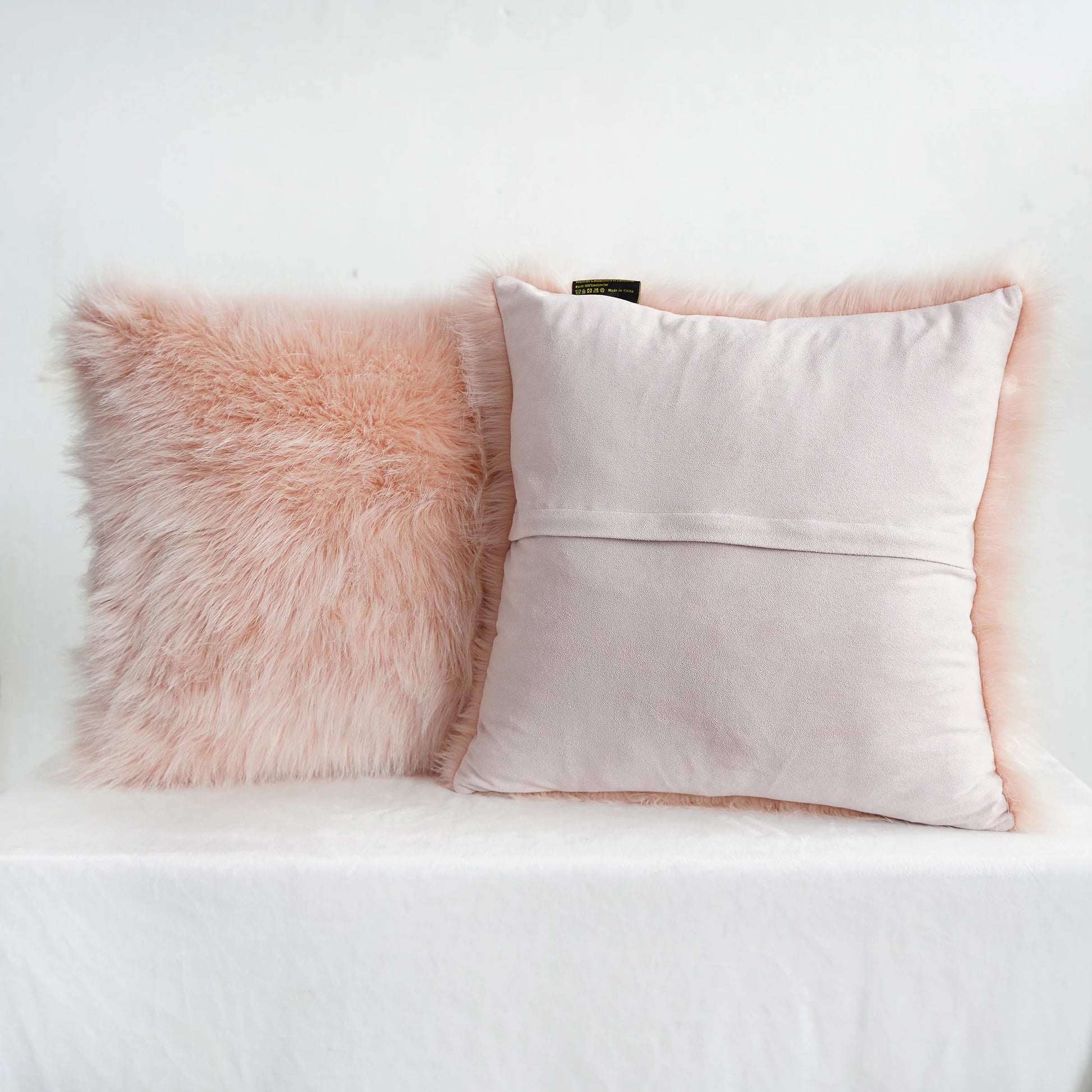 Kunstfell Kissenbezug | Moderner Kissenbezug für Sofa, Schlafzimmer & Wohnzimmer | Luxuriös, Flauschig & Dekorativ Kaufschwan®