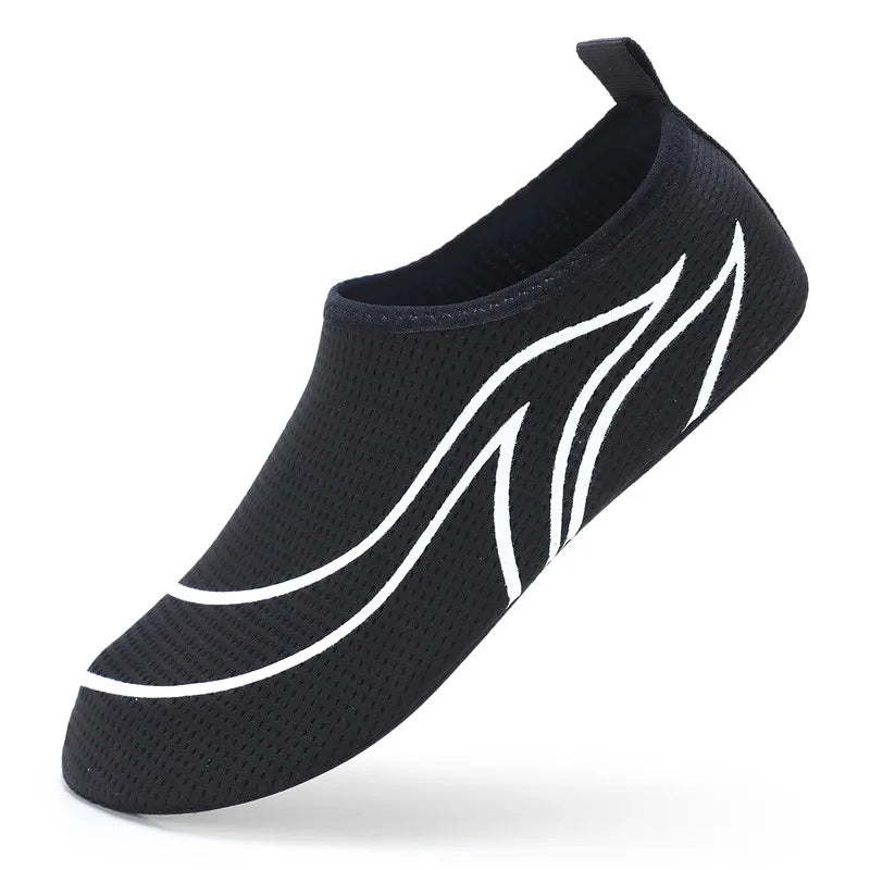 Schnelltrocknende Aqua-Schuhe für Damen & Herren – Leichte, flexible Wasserschuhe mit Anti-Rutsch-Sohle für Strand & Sommer Kaufschwan® Schwarzweiß 36-37