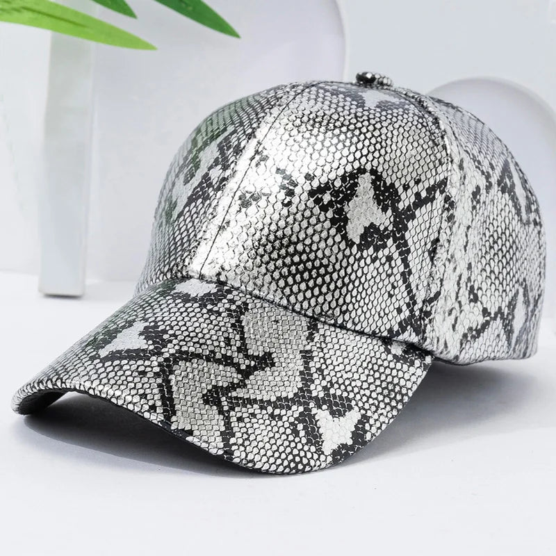 Snake Print PU Leder Baseballkappe | Verstellbarer Hip-Hop Street Dance Hut | Leicht & Sonnenschutz für Outdoor-Aktivitäten Kaufschwan® Silber Einstellbar