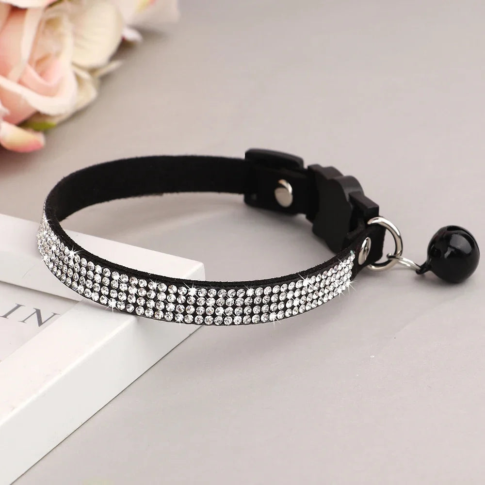 Weiches Rosa Wildleder-Katzenhalsband für Katze – Strasssteine, Glöckchen, Sicherheitsverschluss & Verstellbare Passform Kaufschwan® Schwarz XS