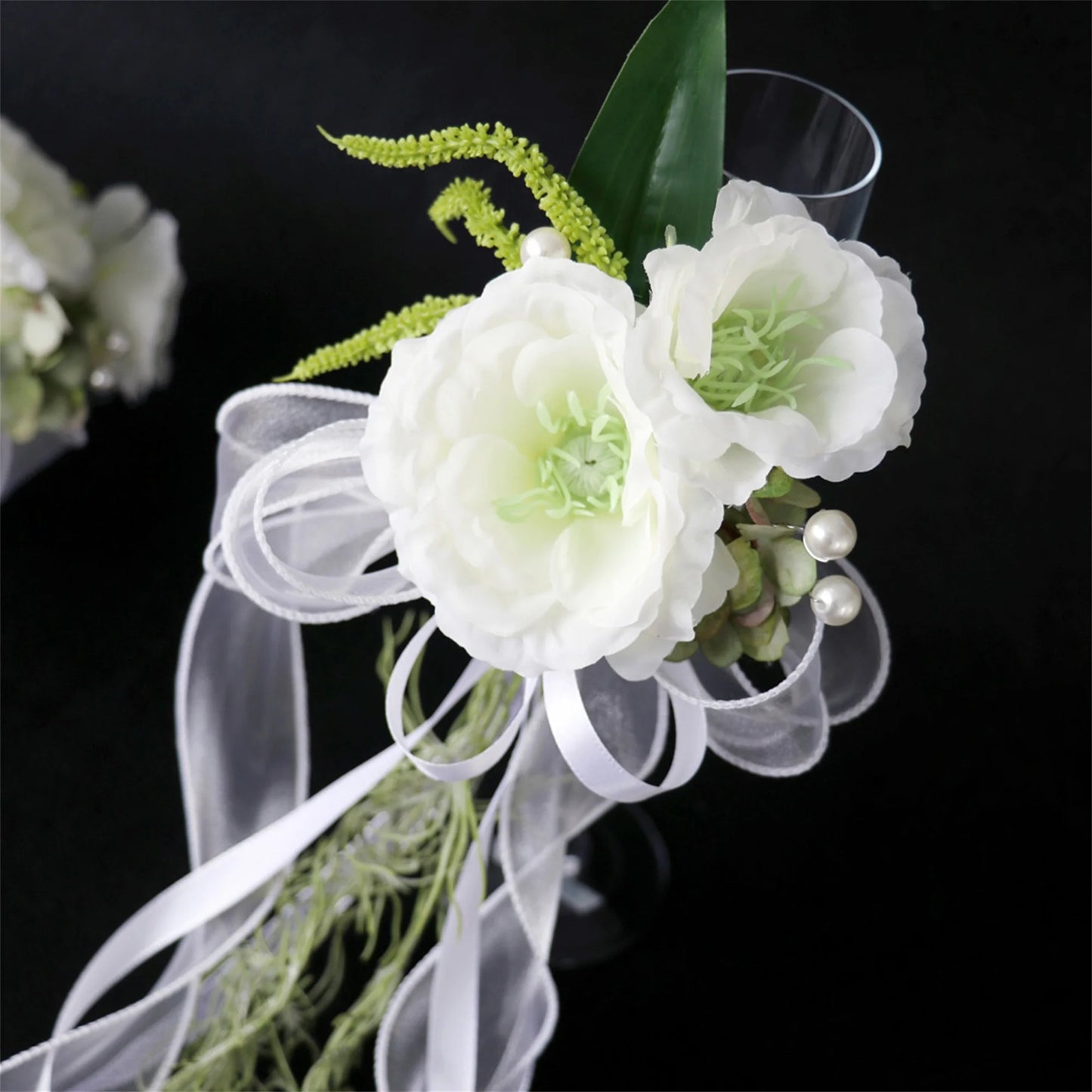 Hochzeit Weinglas Blumen Dekoration – Elegantes Tischzentrum mit Künstlichen Blumen Kaufschwan®