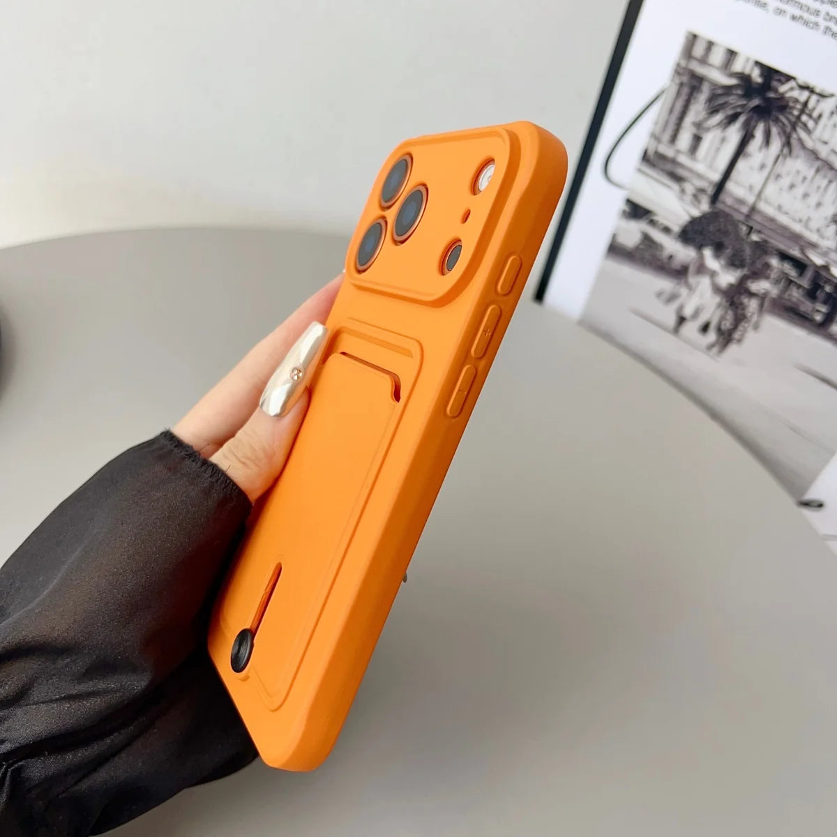 Handyhülle mit Kartenfach für iPhone 18 Pro & iPhone 18 Pro Max – Stoßfeste Weiche Silikon-Schutzhülle Kaufschwan®