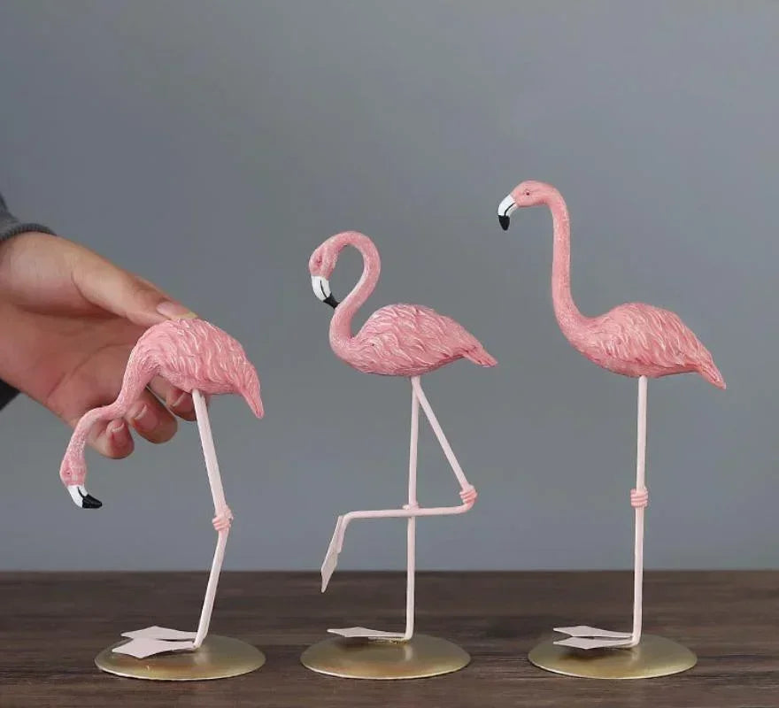 Kreative Flamingo Resin Figur – Cartoon Desktop Dekoration im INS Stil für Wohnzimmer und Schreibtisch