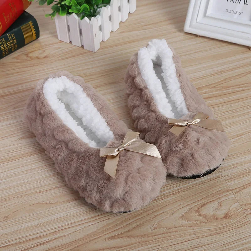 Flauschige Damen Winter-Hausschuhe | Kunstfell Plüsch Herz Design | Weiche Sohle, Warm & Niedlich für Zuhause Kaufschwan® Khaki 35-38
