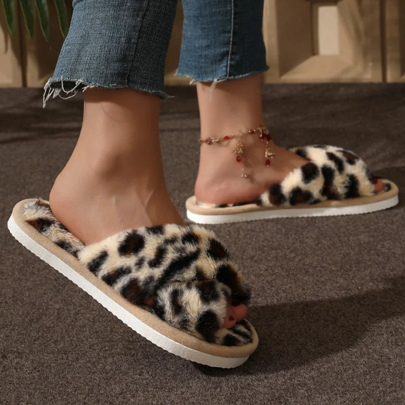 Modische Cross-Strap Plüschpantoffeln für Damen | Flauschige Hausschuhe für Zuhause | Kunstfell Flacher Absatz, Große Größe 43 Kaufschwan®