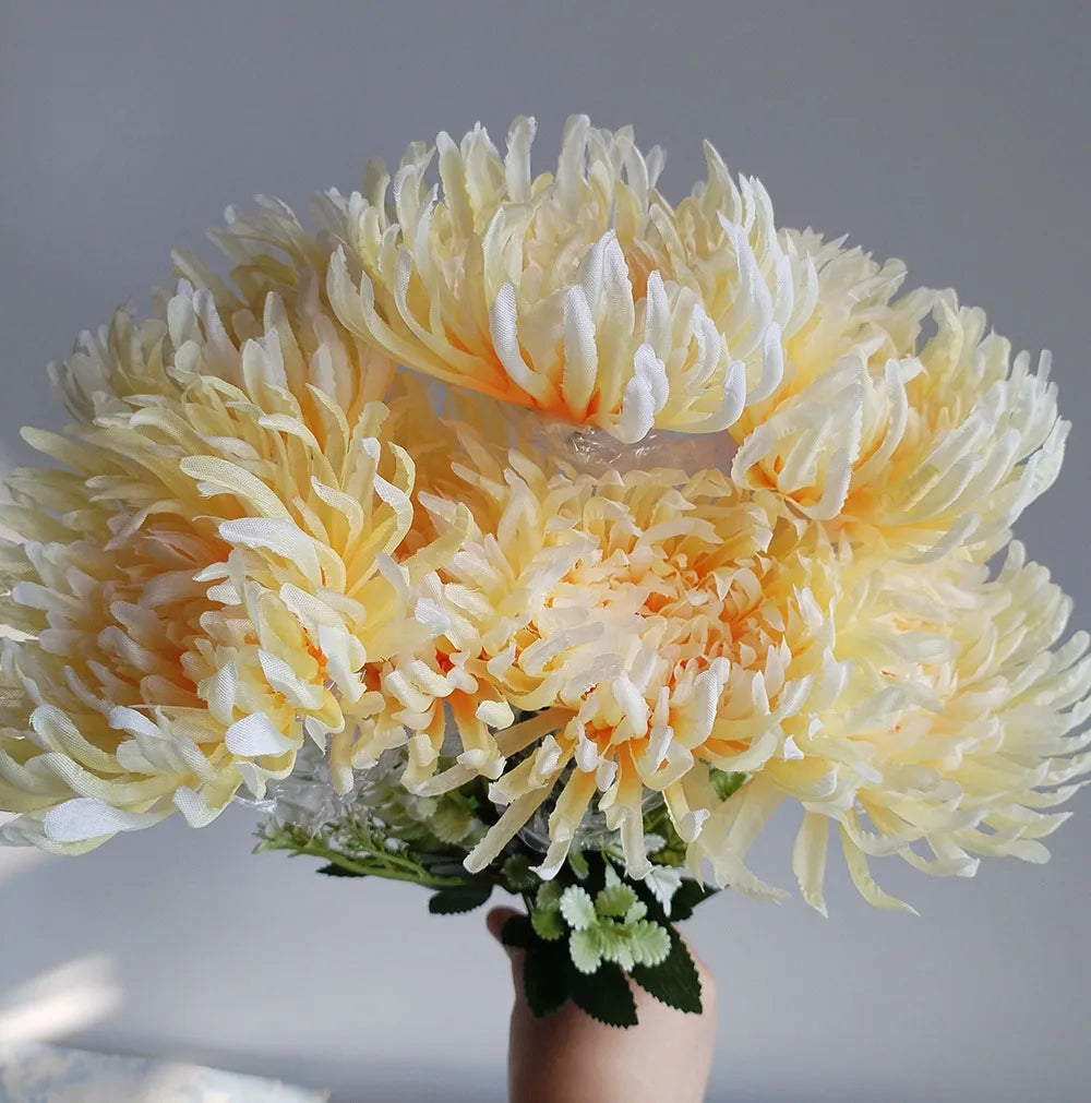 Künstlicher Chrysanthemenstrauß – 7-Köpfige Seidenblumen für Hochzeit, Tisch, Zuhause & Party Dekoration | Elegante Kunstblumen Arrangements Kaufschwan® Beige