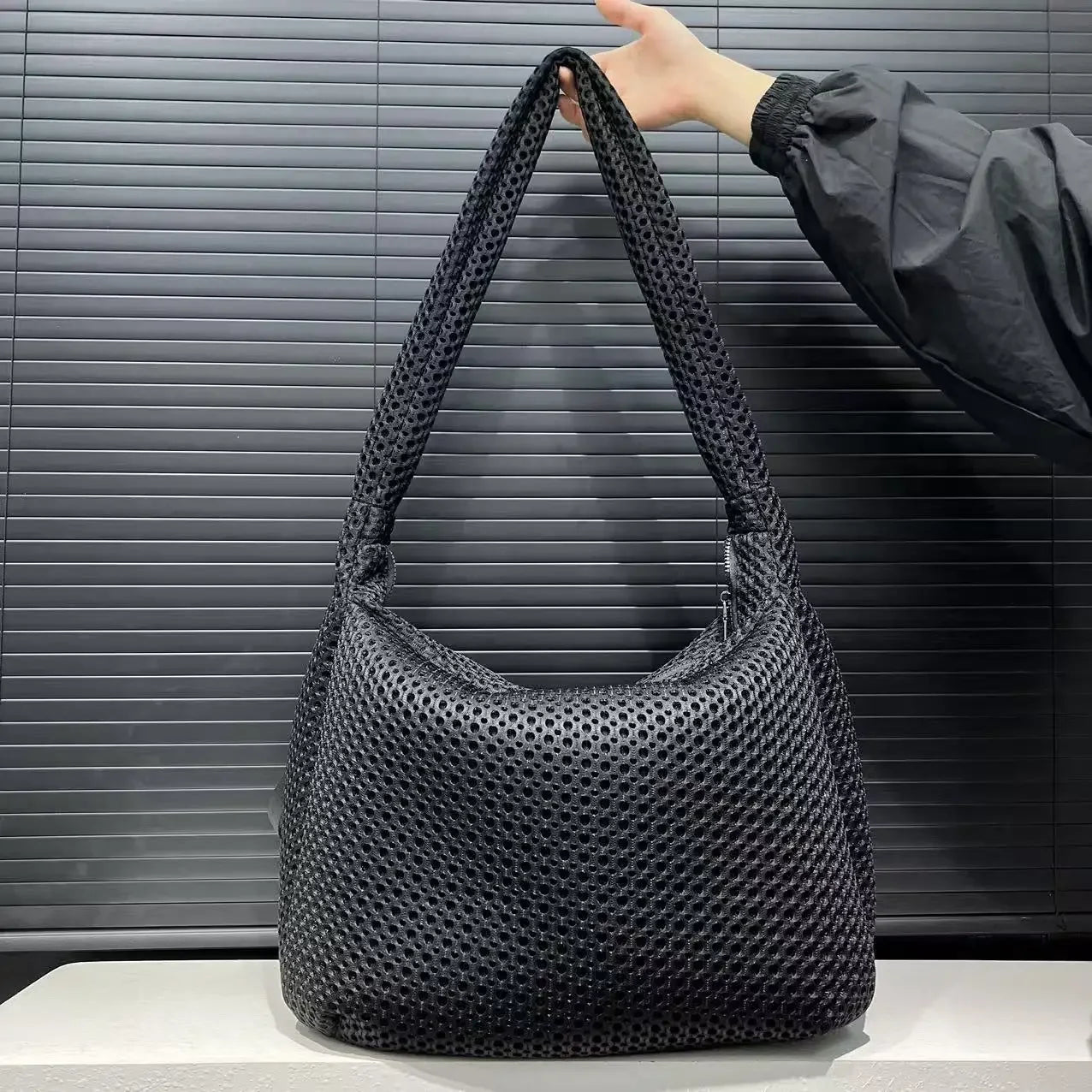 Damen Modische Mesh Nylon Umhängetasche – Leichte Schultertasche mit Großer Kapazität & Trendigem Nahtdesign Kaufschwan®