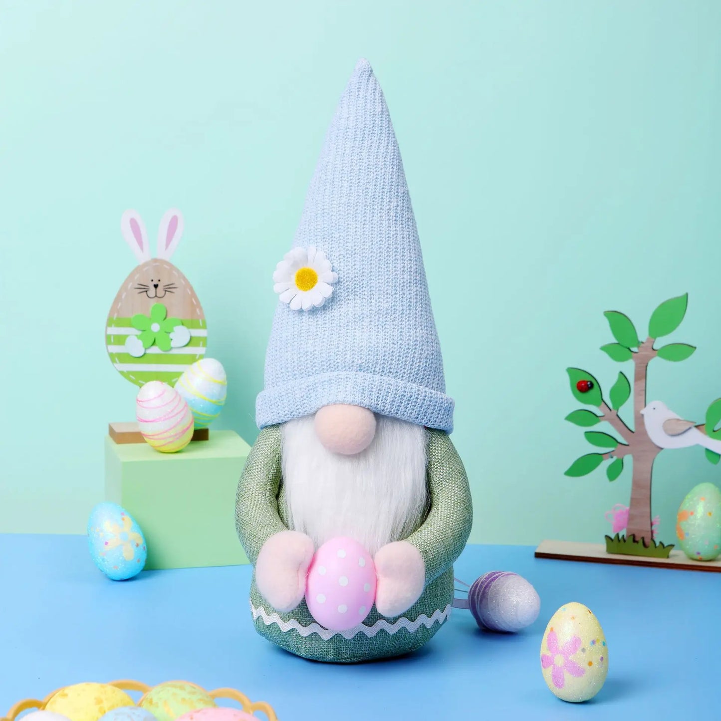 Osterhasen-Wichtel mit Ei – Handgemachte Faceless Plüschfigur | Frühlingsdeko & Geschenk für Mädchen