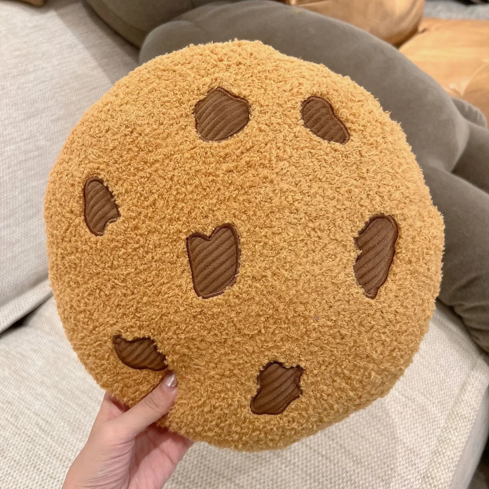 Keks Kissen | Schokoladenstückchen Keks Plüschkissen | Rundes Kissen für Boden, Sofa, Schlafzimmer Dekor & Geschenk Kaufschwan®